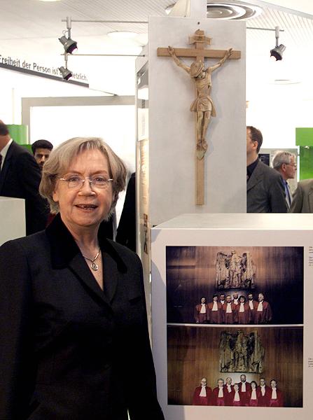Jutta Limbach eröffnet die Ausstellung „50 Jahre Grundgesetz” (29. April 1999)