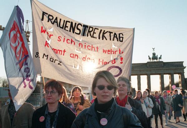 Frauen demonstrieren für Gleichberechtigung (8. März 1997)