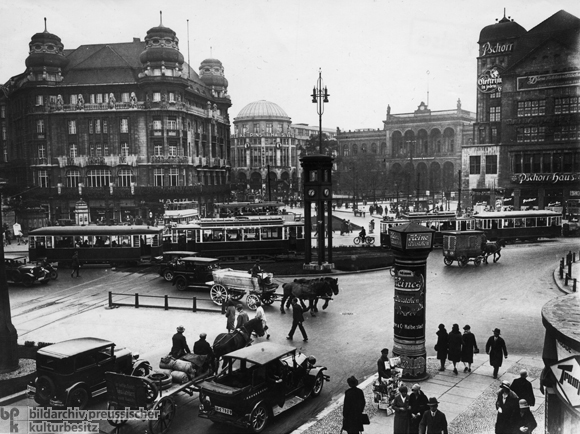Brisk Traffic on Berlin’s Potsdamer Platz (1930)