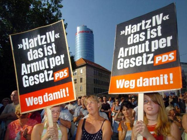 PDS Slogans against Hartz IV Reforms in Jena (August 9, 2004)
