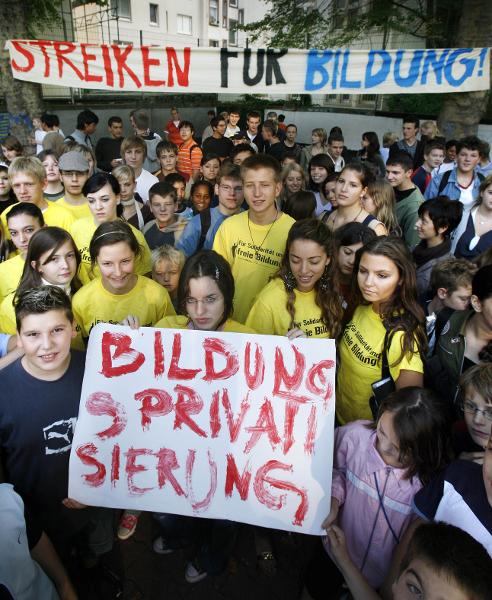 Frankfurter Schüler streiken gegen Bildungsreform (12. September 2006) 