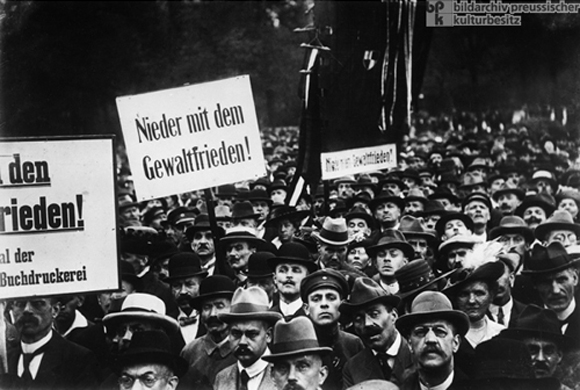 Massendemonstration im Berliner Lustgarten gegen den Versailler Vertrag (1919)
