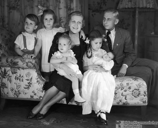 Magda Goebbels at Home with her Children (1939)