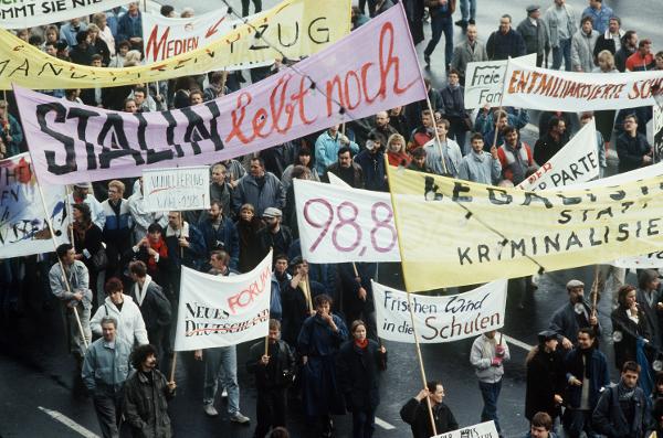 Massendemonstration in Ost-Berlin (4. November 1989)