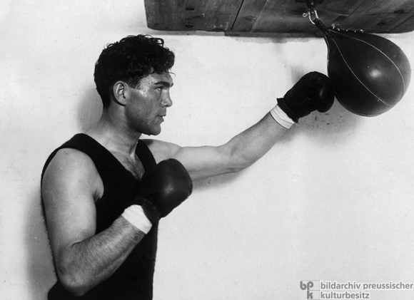 Max Schmeling beim Training (1931)