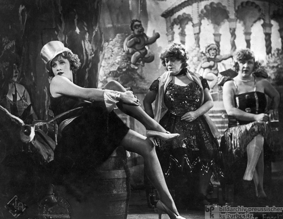 Marlene Dietrich in <i>The Blue Angel</i> by Joseph von Sternberg (1929)
