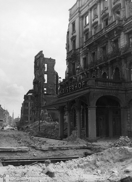 Ruins of the Hotel Kaiserhof (1945)