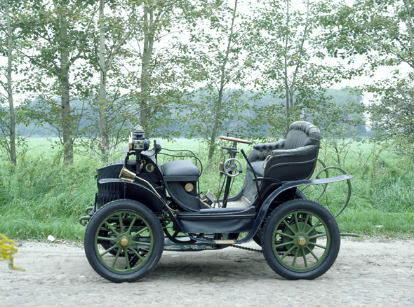 Automobil der „Maurer Union” (um 1900)