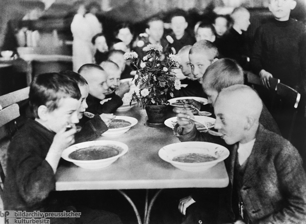 Free Children’s Food Program (1917)