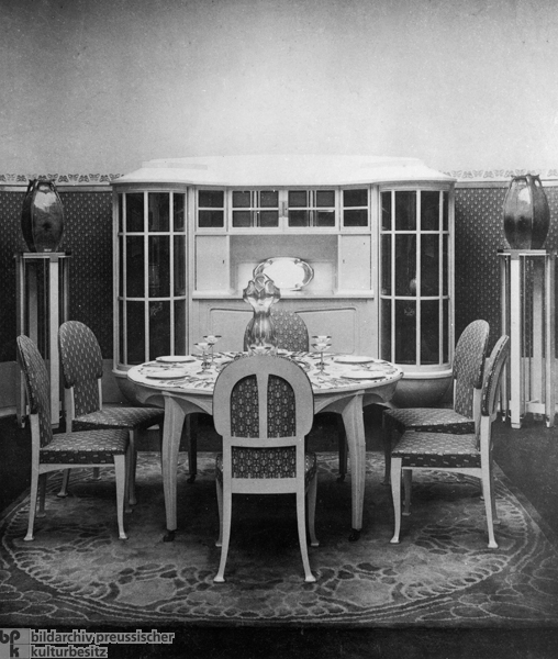 Third German Arts and Crafts Exhibition in Dresden: Dining Room by Henry van de Velde (1906)